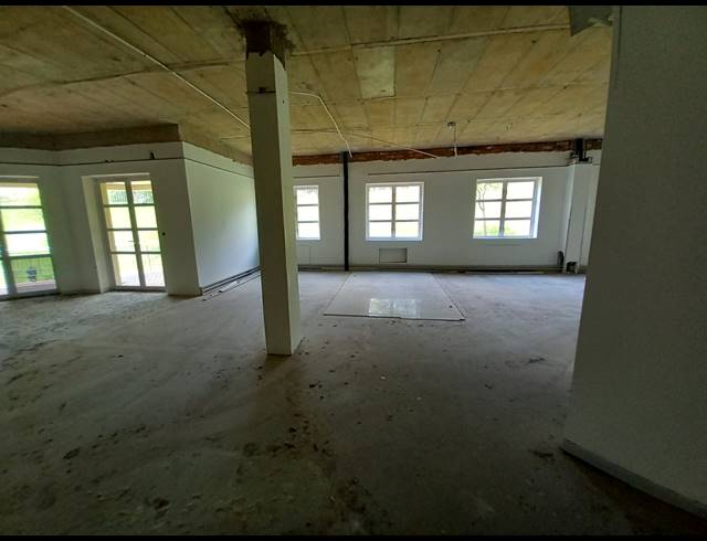 712M² OFFICE TO LET IN BRYANSTON
